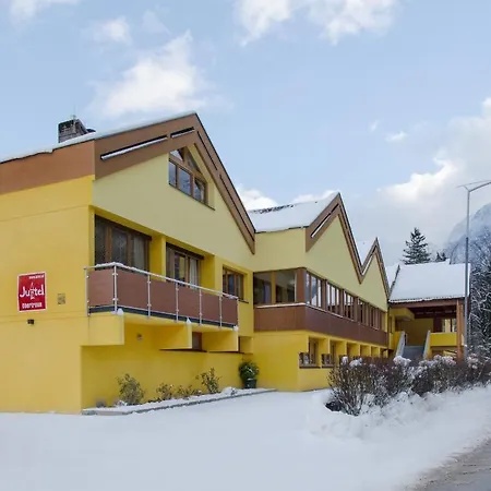 Jutel Hostel *